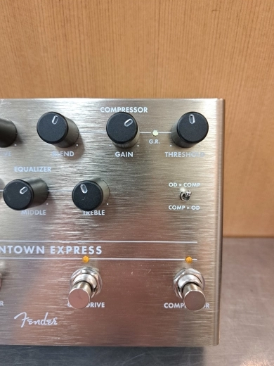 Fender Downtown Express bass multi-effect 2